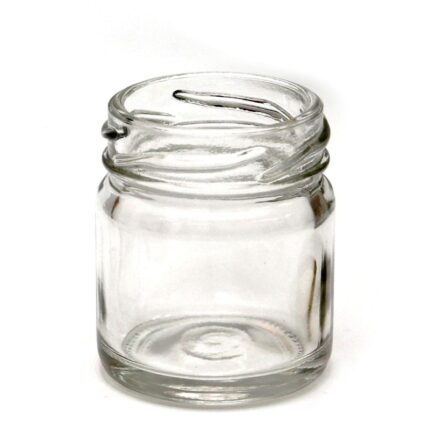 Το γυάλινο βάζο 30ml είναι ιδανικό για αποθήκευση μικρών ποσοτήτων όπως καλλυντικά, κρέμες, αλοιφές, μπαχαρικά, βότανα, δείγματα προϊόντων, χειροποίητες δημιουργίες και πολλά άλλα. Κατασκευασμένο από διάφανο, ανθεκτικό γυαλί, προσφέρει άριστη προστασία και ευκολία στη χρήση, ενώ το μικρό του μέγεθος το καθιστά ιδανικό για μεταφορά ή οργάνωση συρταριών και ραφιών. Ταιριάζει σε επαγγελματίες, επιχειρήσεις καλλυντικών, εργαστήρια, αλλά και σε όσους αγαπούν τις DIY παρασκευές.