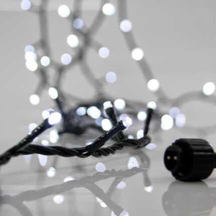 Σειρά 100 LED 3mm με λευκό φωτισμό και πράσινο καλώδιο, μετασχηματιστή και επεκτάσιμη έως 3 σετ. Ιδανική για εσωτερική και εξωτερική χρήση (IP44).