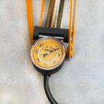 τρόμπα ποδιού, τρόμπα αέρος, air pump 120 PSI, τρόμπα ελαστικών, τρόμπα ποδηλάτου, τρόμπα αυτοκινήτου, αντλία αέρος, ποδοκίνητη τρόμπα, εργαλείο φουσκώματος, τρόμπα με μανόμετρο.