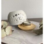 🌿 ΑΡΩΜΑΤΙΣΤΗΣ ΑΙΘΕΡΙΩΝ ΕΛΑΙΩΝ ΣΦΑΙΡΑ 10x9cm VC2955 Δώσε στον χώρο σου χαλαρωτική ατμόσφαιρα με τον σφαιρικό αρωματιστή αιθερίων ελαίων VC2955. Με κομψό design και λειτουργία με κεράκι ρεσώ, διαχέει ευχάριστα αρώματα δημιουργώντας στιγμές ευεξίας και ζεστασιάς στο σπίτι ή τον επαγγελματικό σου χώρο.