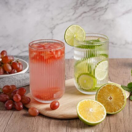 μοντέρνο ποτήρι νερού