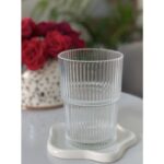 μοντέρνο ποτήρι νερού